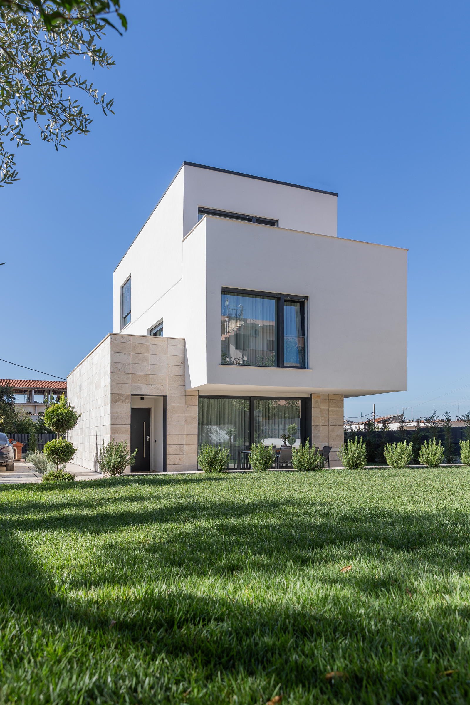 Zela House
